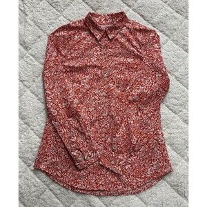Old Navy women size small classic button down shirt with floral print